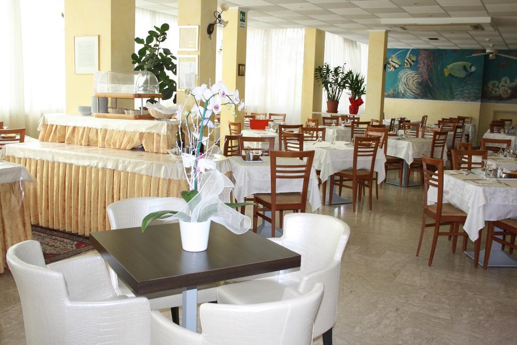 Hotel Bellerofonte Rimini Exterior foto