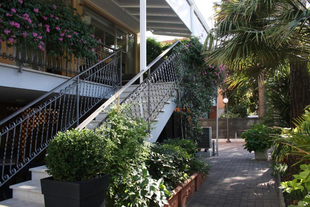 Hotel Bellerofonte Rimini Exterior foto