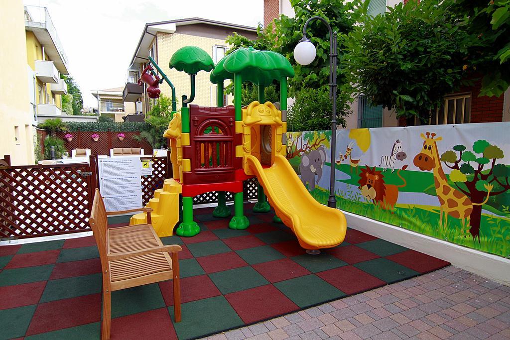 Hotel Bellerofonte Rimini Exterior foto