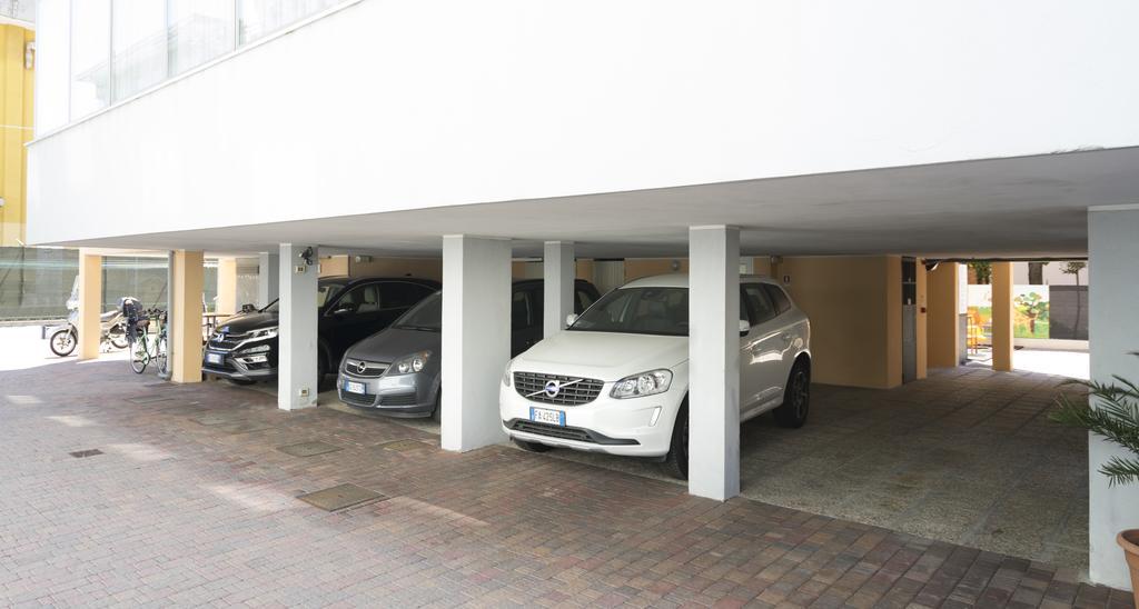 Hotel Bellerofonte Rimini Exterior foto